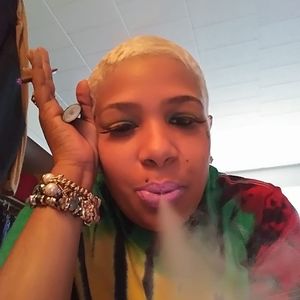 Meet your Posher, Nikki